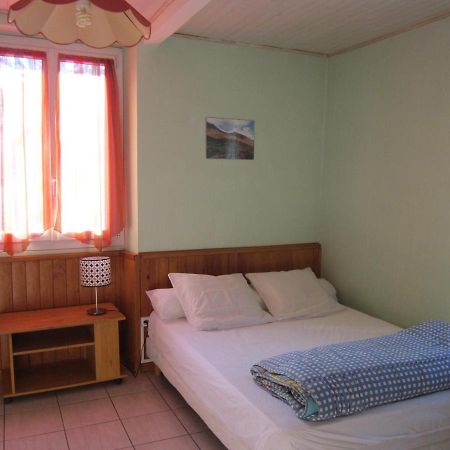 Appartement Rdc Maison De Village Savignac-les-Ormeaux Eksteriør billede